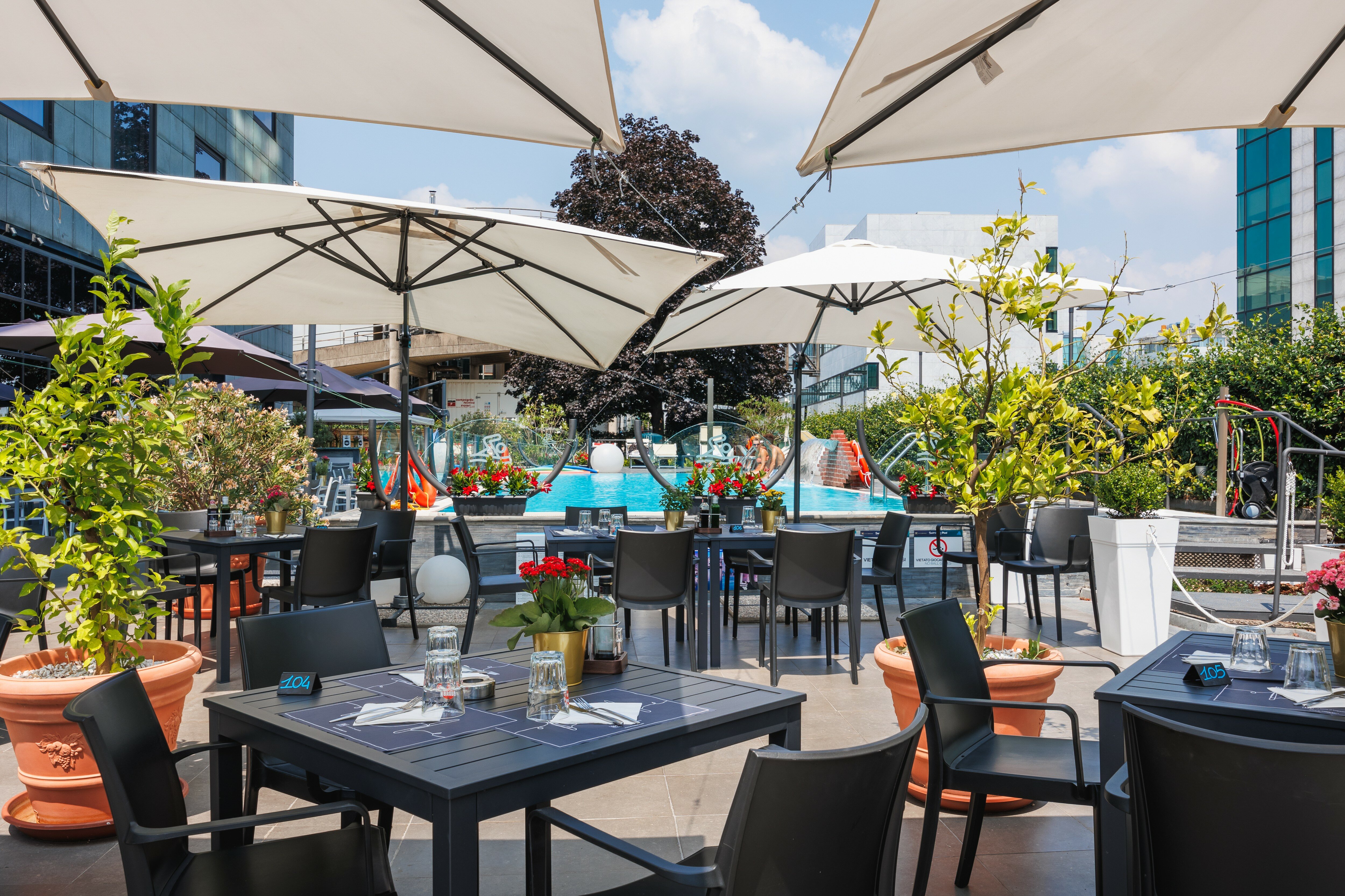 Фото IH Hotels Milano Lorenteggio