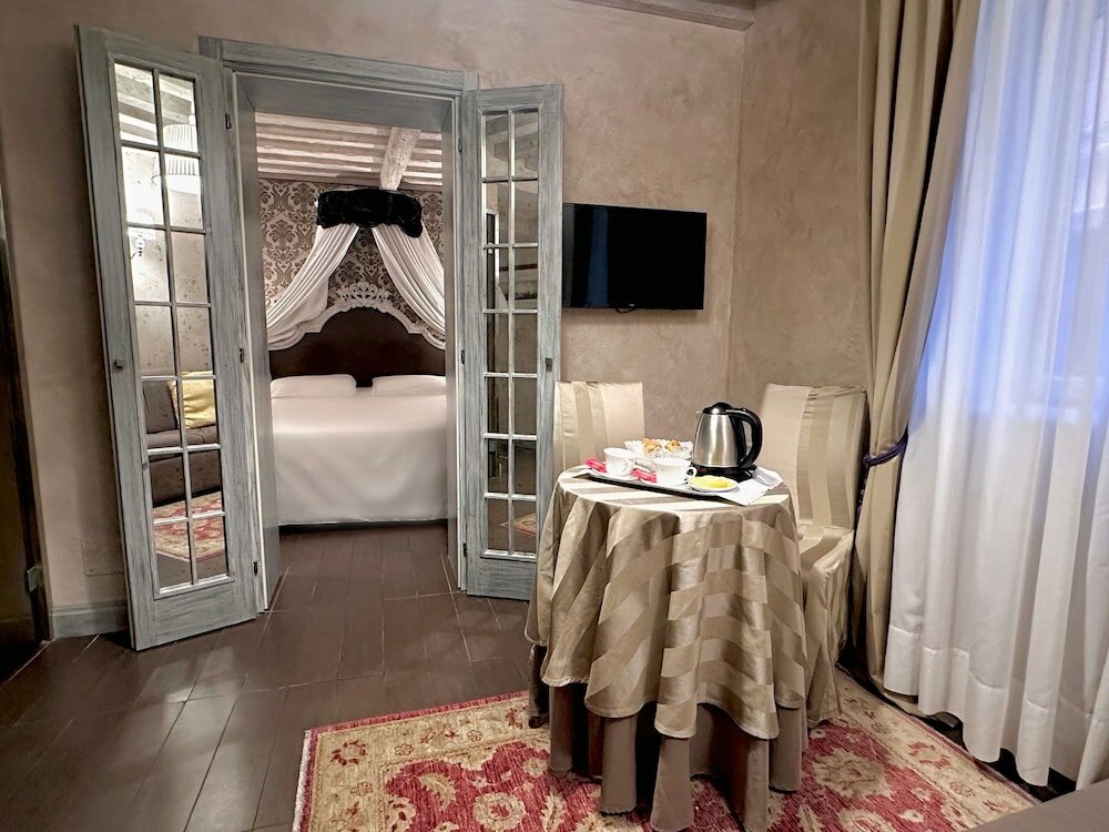Фото Hotel Antiche Figure