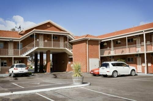 Гостиница Courtyard Motor Inn в Шеппартоне