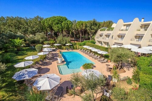 Гостиница Best Western Golf Hotel в Ла-Гран-Мот