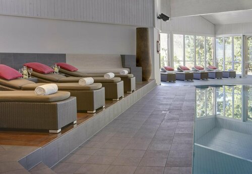 Гостиница Huus Gstaad в Занене