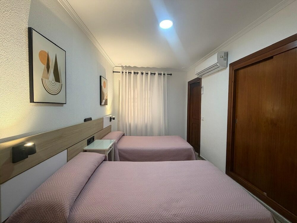 Фото Hostal Bahia