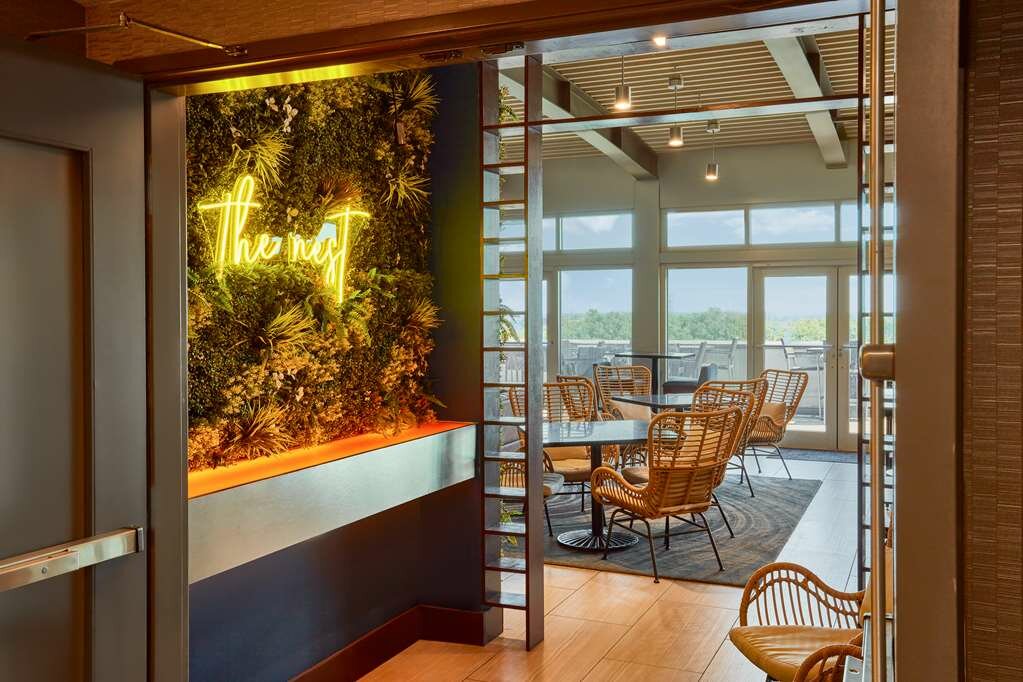 Фото The Cotton Sail Hotel, Tapestry Collection by Hilton