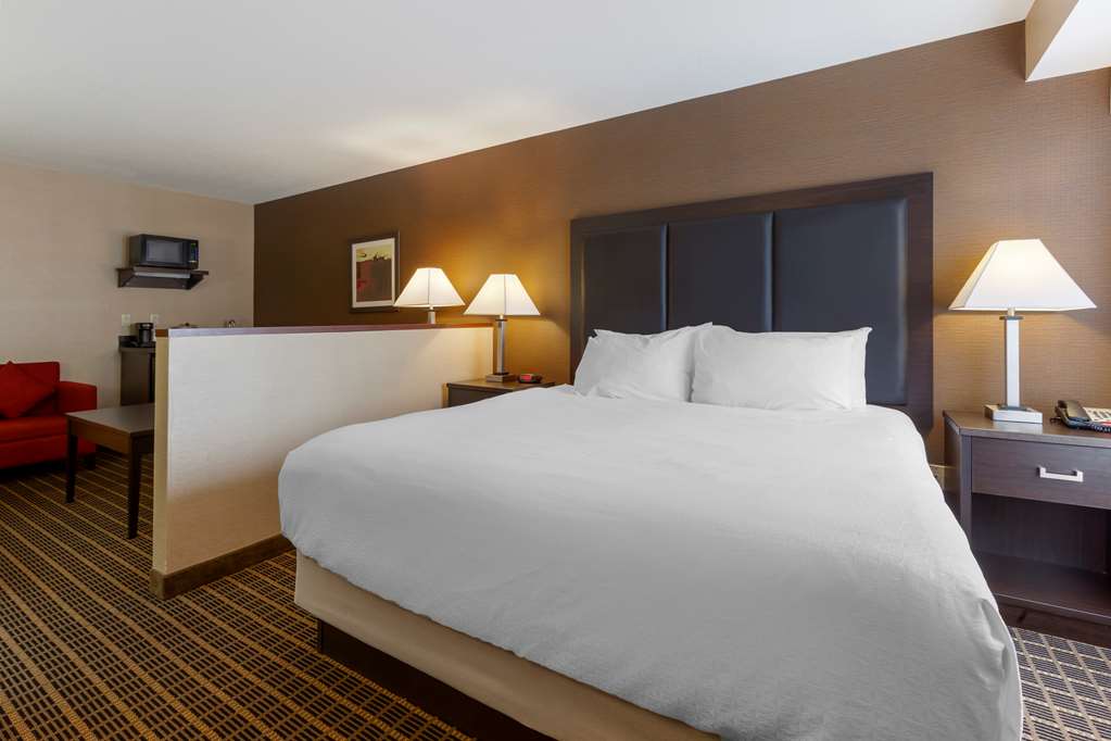 Фото Best Western Plus Burlington Inn & Suites