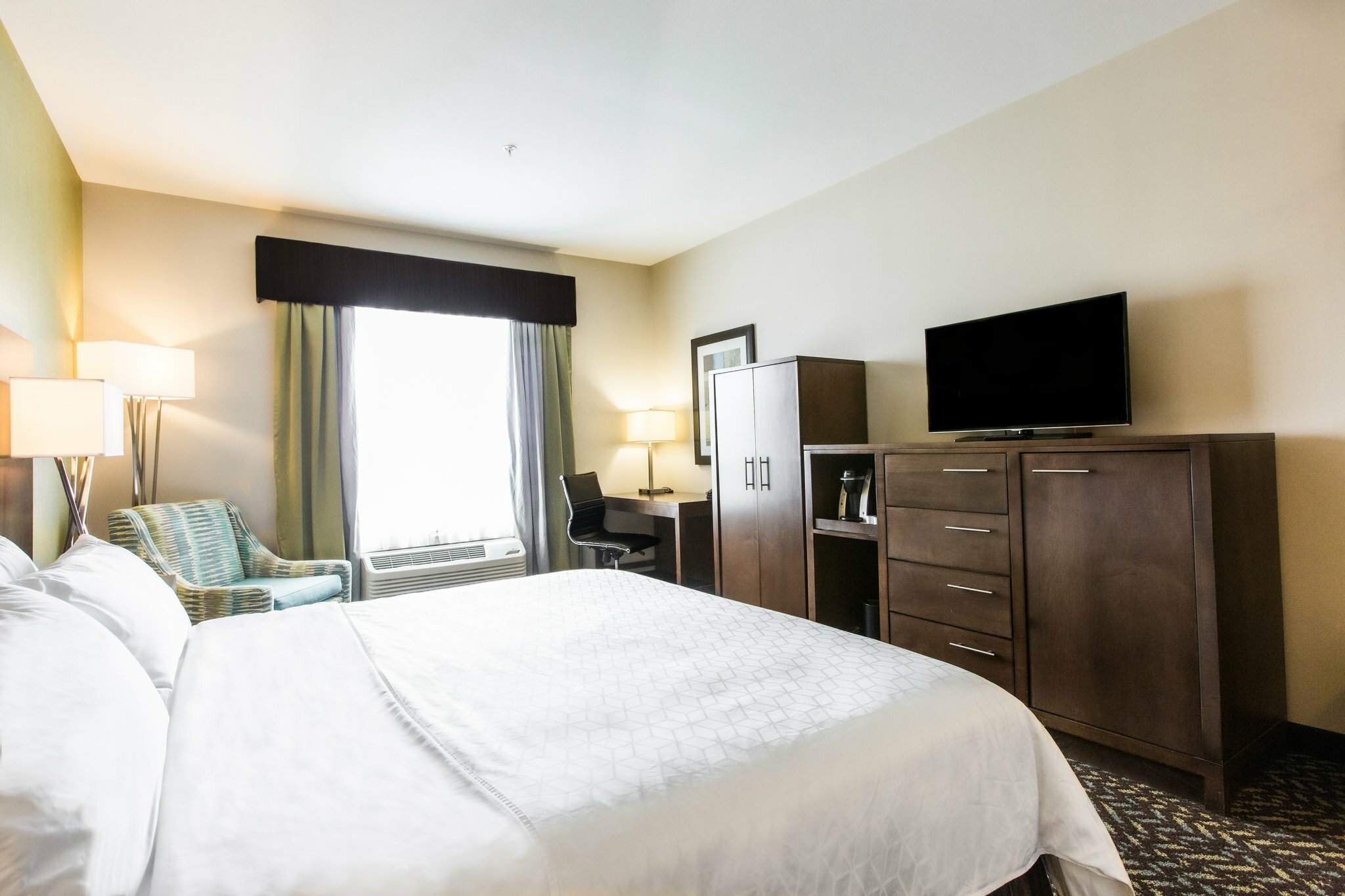 Фото Holiday Inn Express & Suites Spruce Grove - Stony Plain, an Ihg Hotel