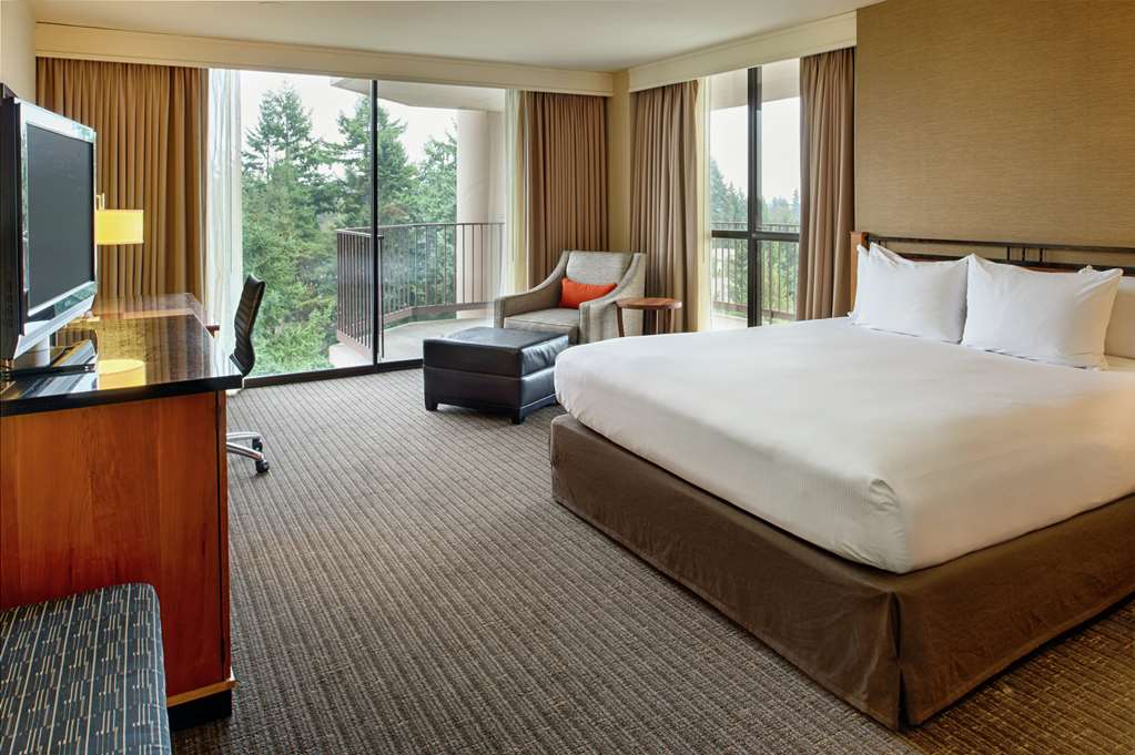 Фото Doubletree by Hilton Seattle Airport