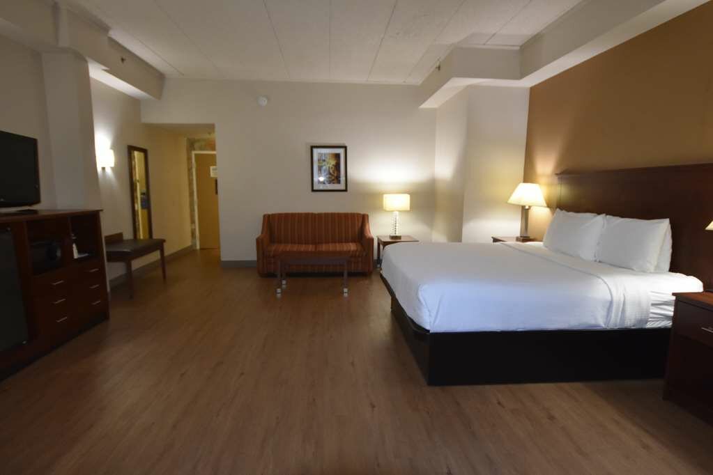 Фото Best Western Plus Governor's Inn