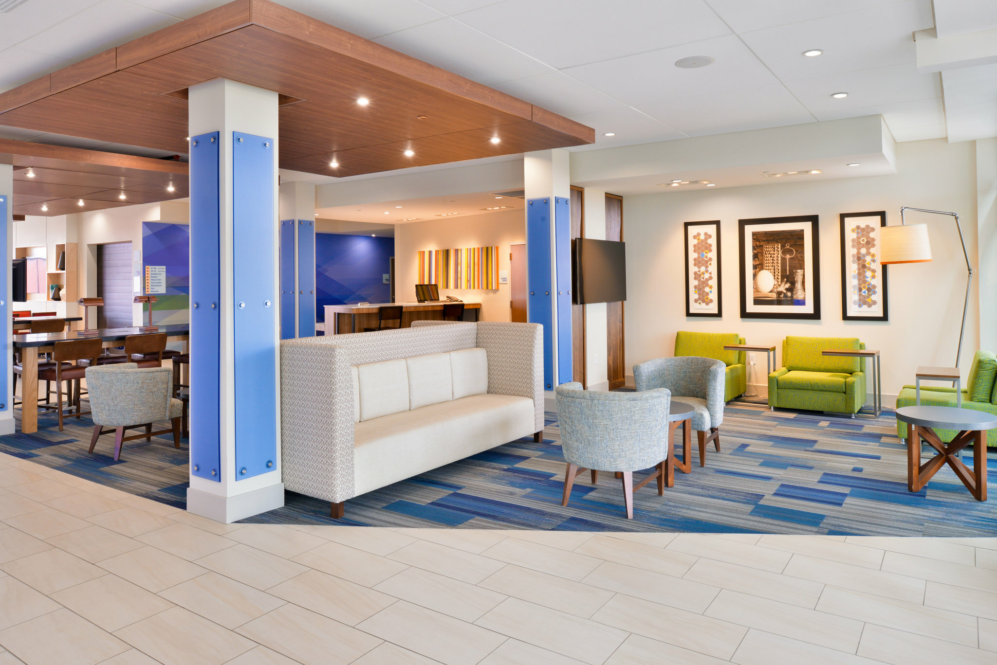 Фото Holiday Inn Express & Suites Madison, an Ihg Hotel