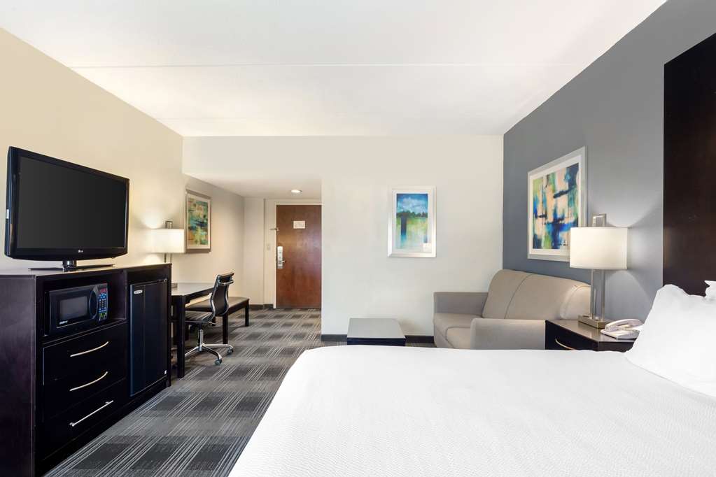 Фото Best Western Hartford Hotel & Suites
