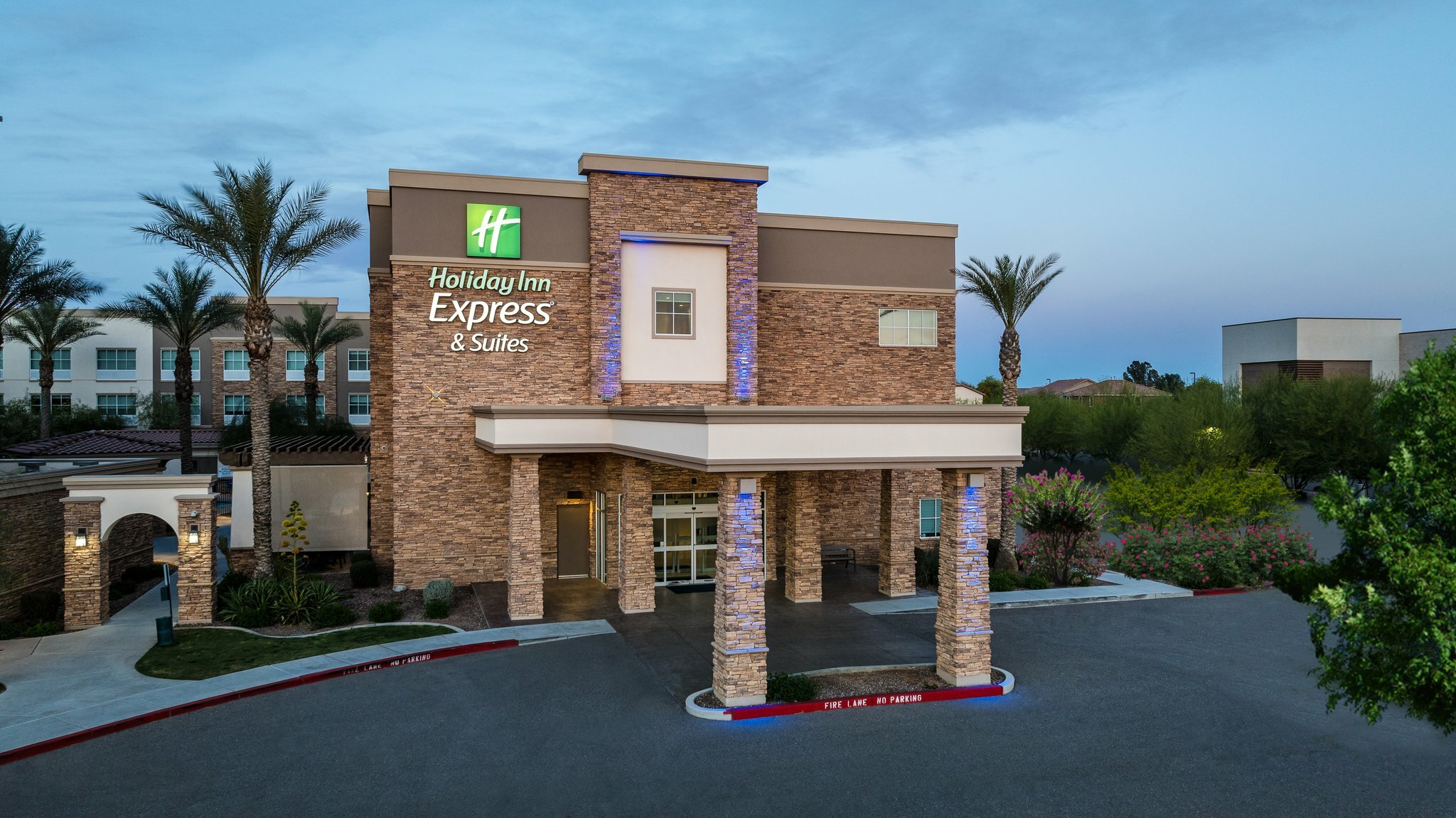 Фото Holiday Inn Express & Suites Phoenix East - Gilbert, an Ihg Hotel