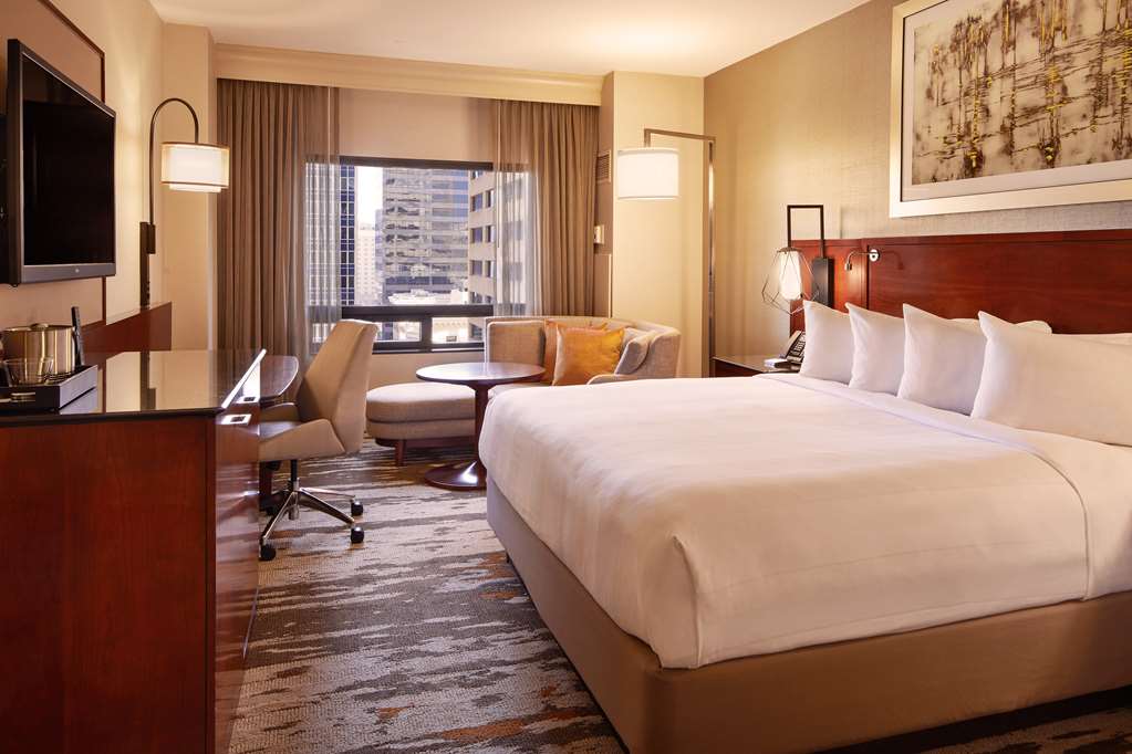Фото Hilton Denver City Center