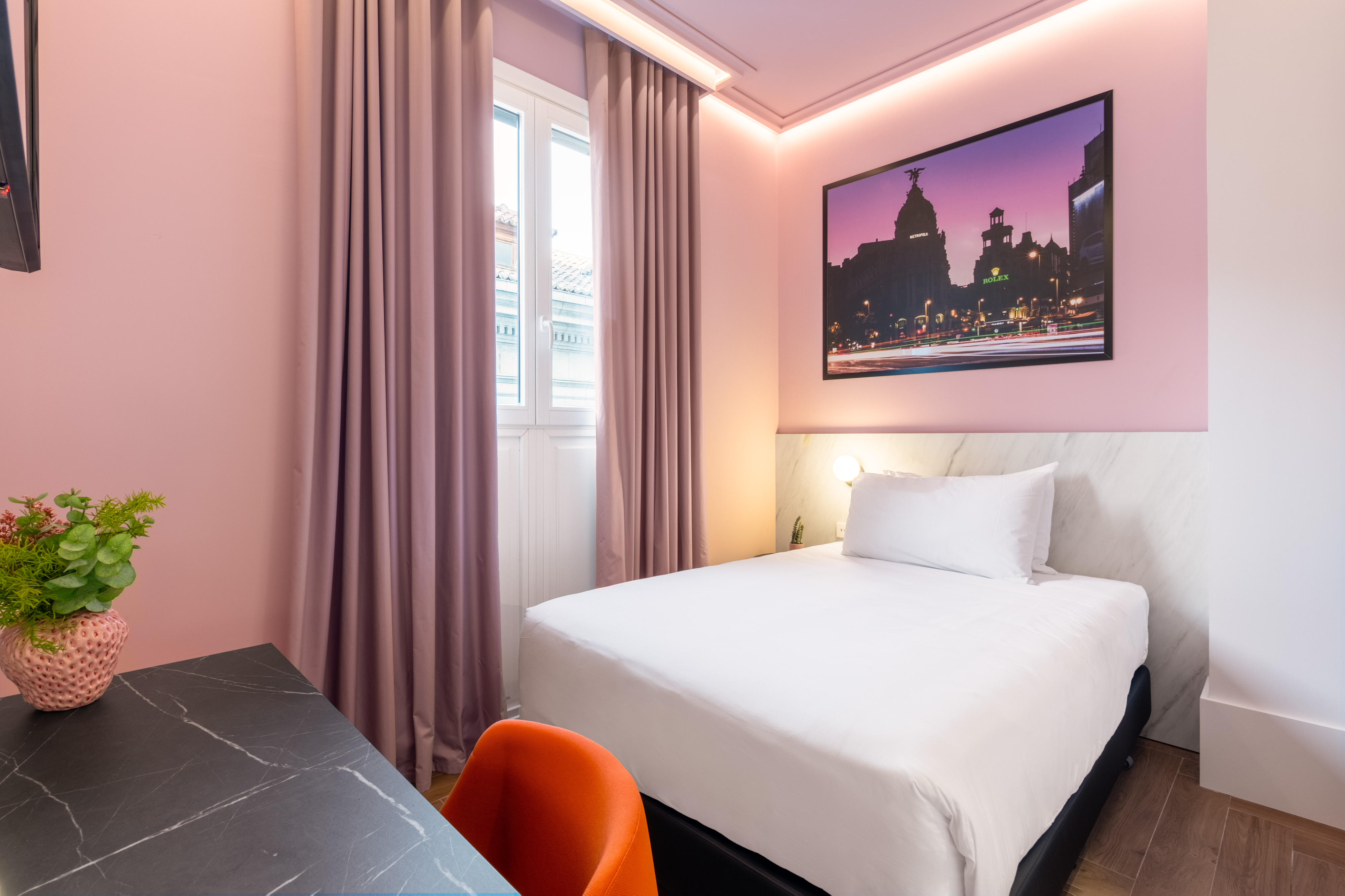 Фото Ikonik Gran VIA