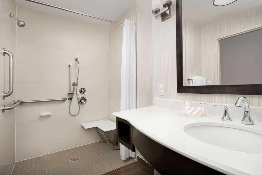 Фото Hilton Garden Inn Charlotte Airport