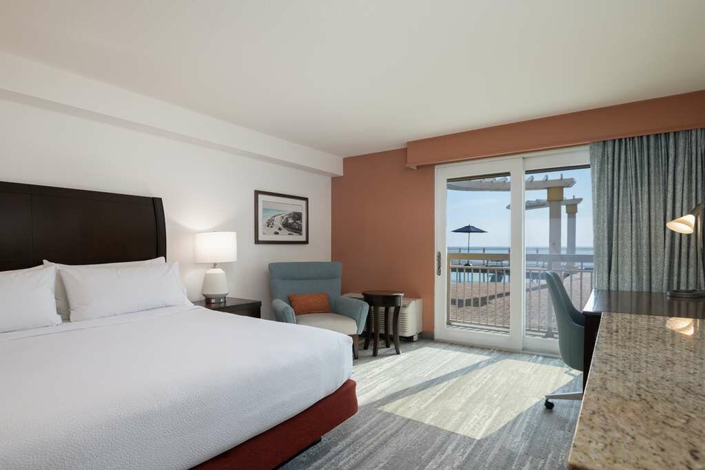 Фото Hilton Garden Inn Daytona Beach Oceanfront