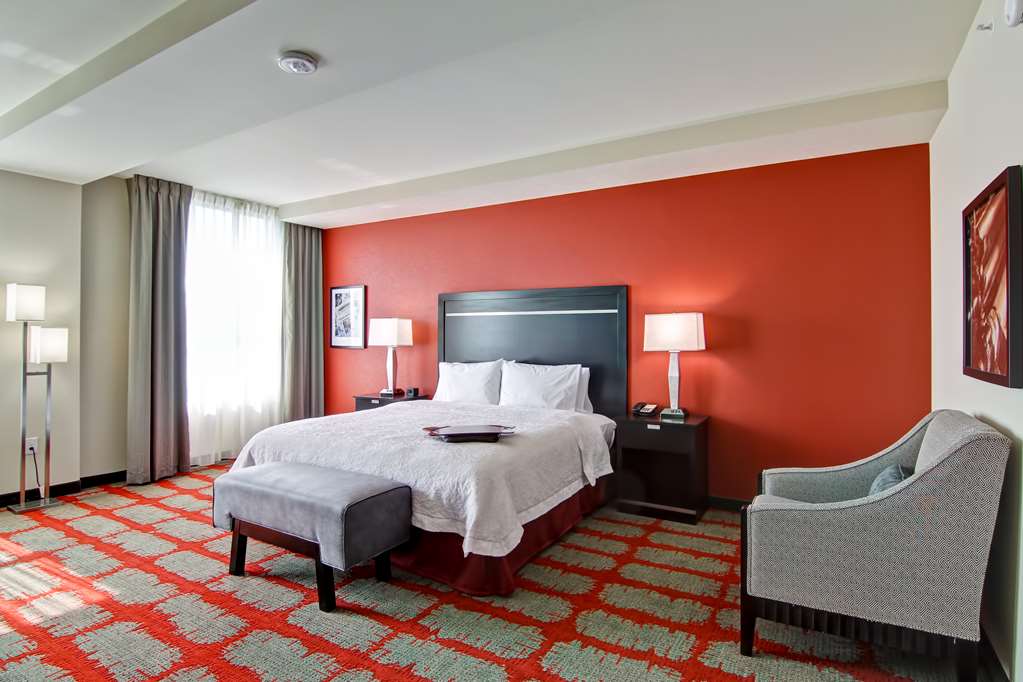 Фото Hampton Inn & Suites Cincinnati-Downtown