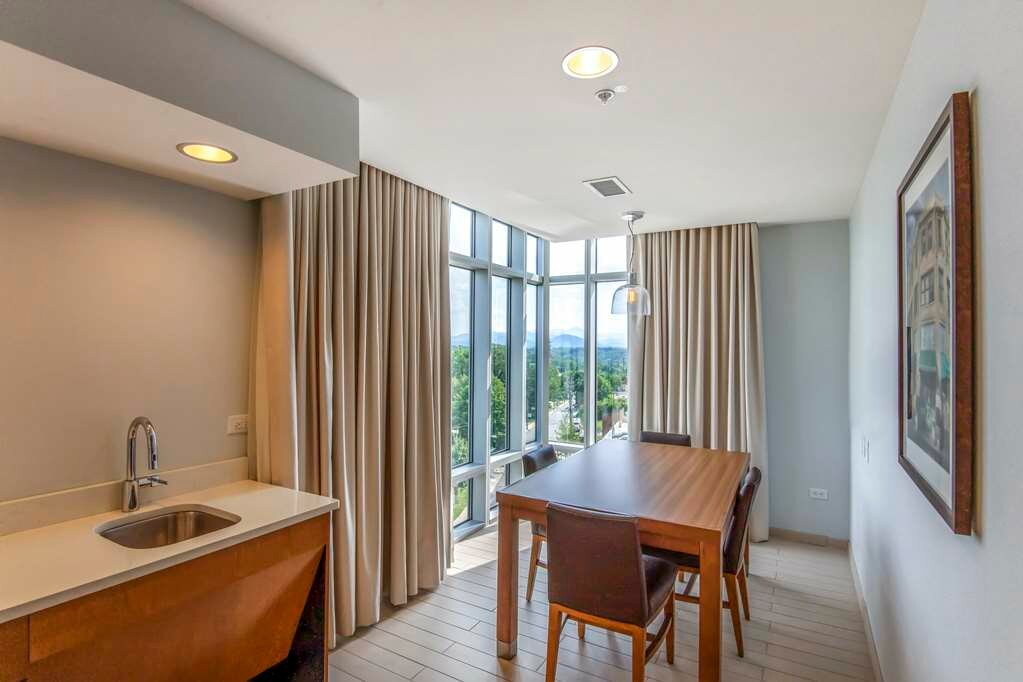 Фото DoubleTree by Hilton Asheville Downtown