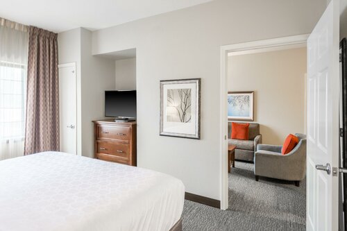 Гостиница Staybridge Suites Kansas City - Independence, an Ihg Hotel в Индепенденсе