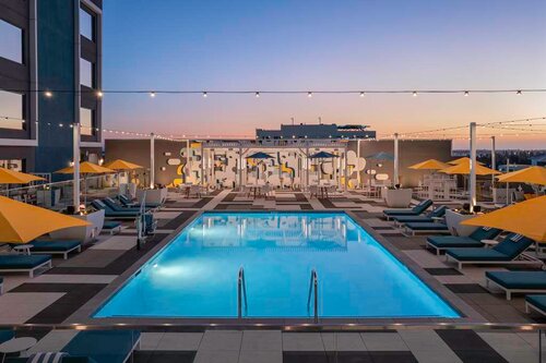 Гостиница Hilton Buena Park Anaheim в Буэна-Парк