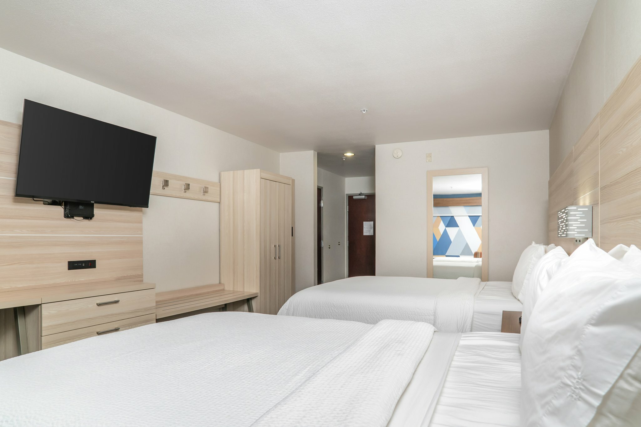 Фото Holiday Inn Express & Suites San Diego Otay Mesa