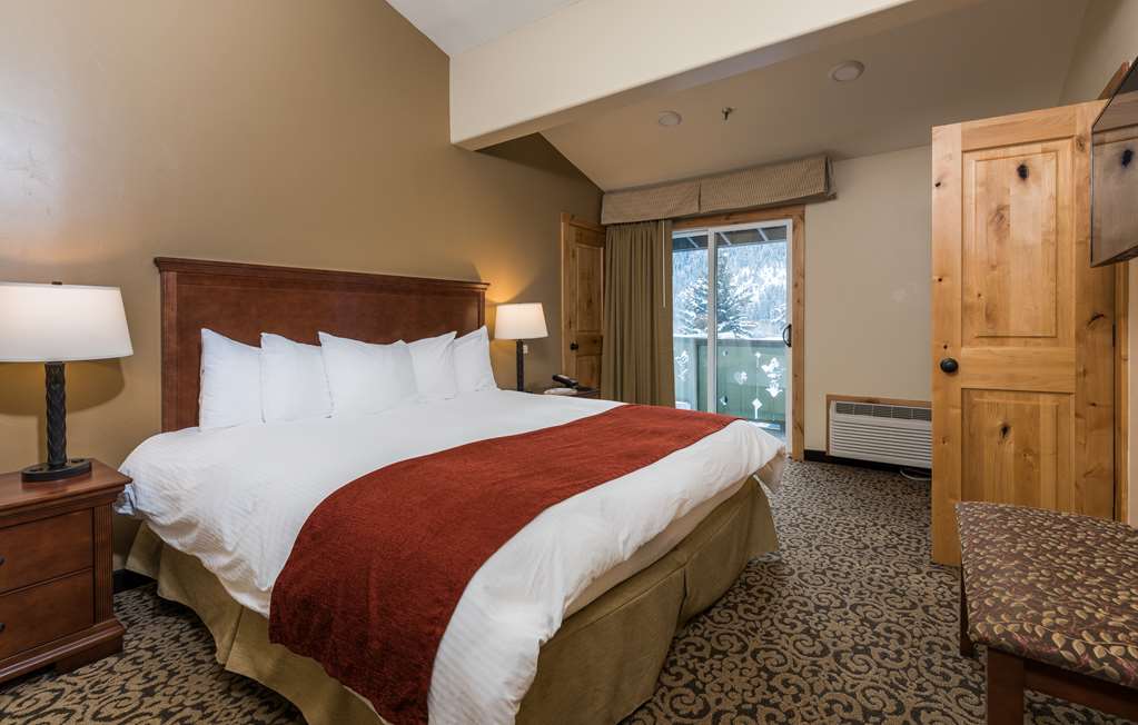 Фото Best Western Tyrolean Lodge
