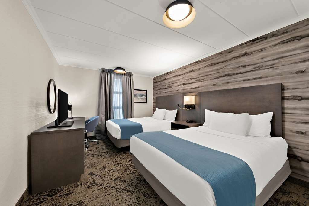 Фото Best Western Parkway Hotel Toronto North