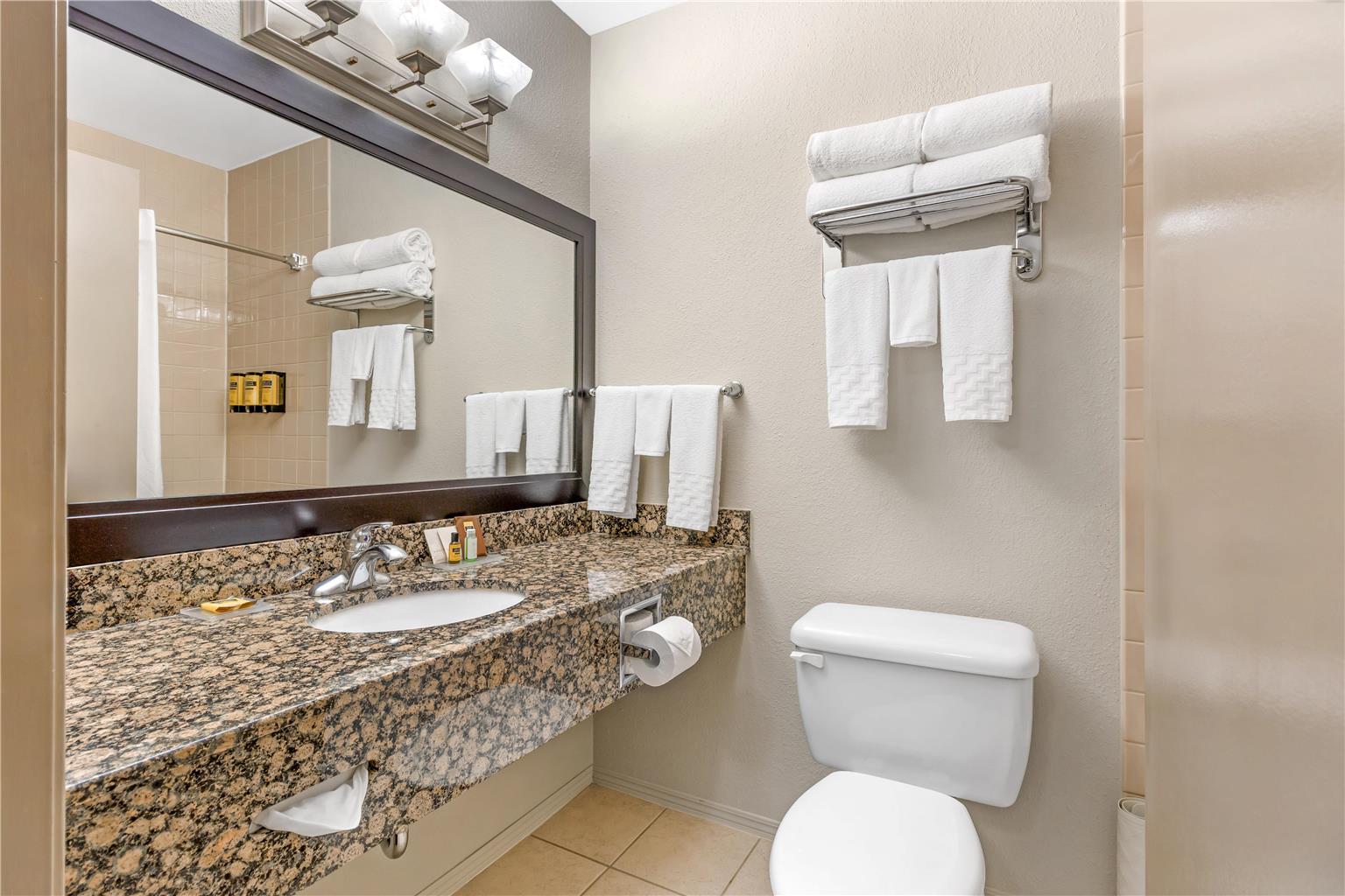 Фото Best Western Plus Pembina Inn & Suites