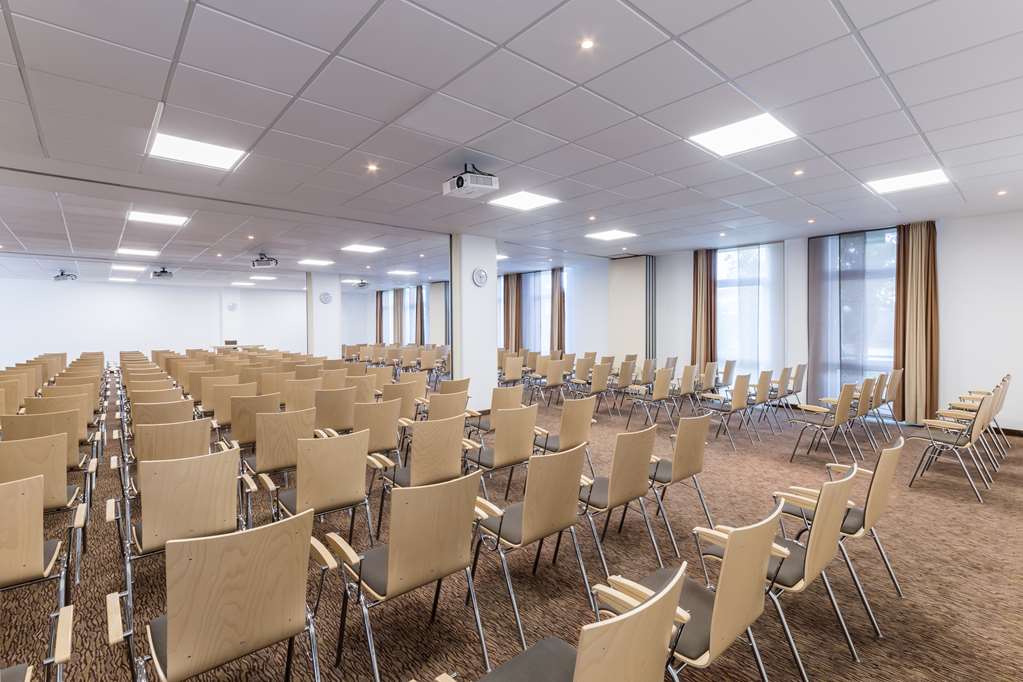 Фото Park Inn by Radisson Göttingen