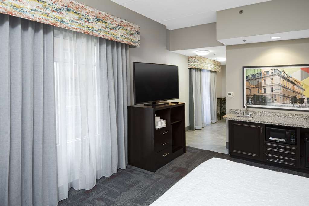 Фото Hampton Inn & Suites Raleigh Downtown