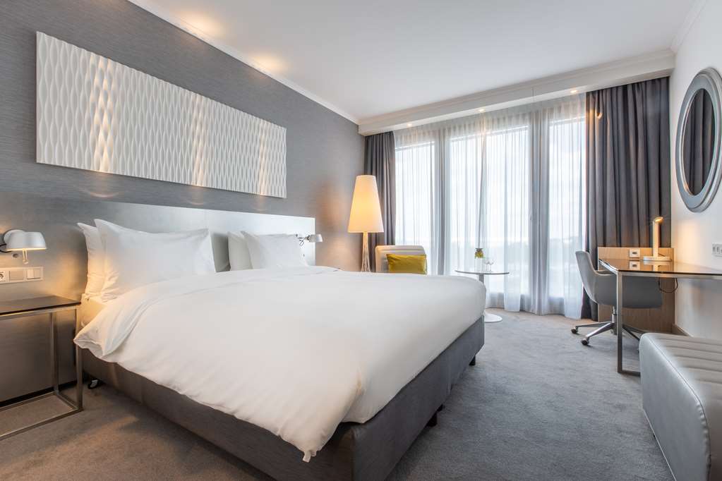 Фото Radisson Blu Hotel, Hannover
