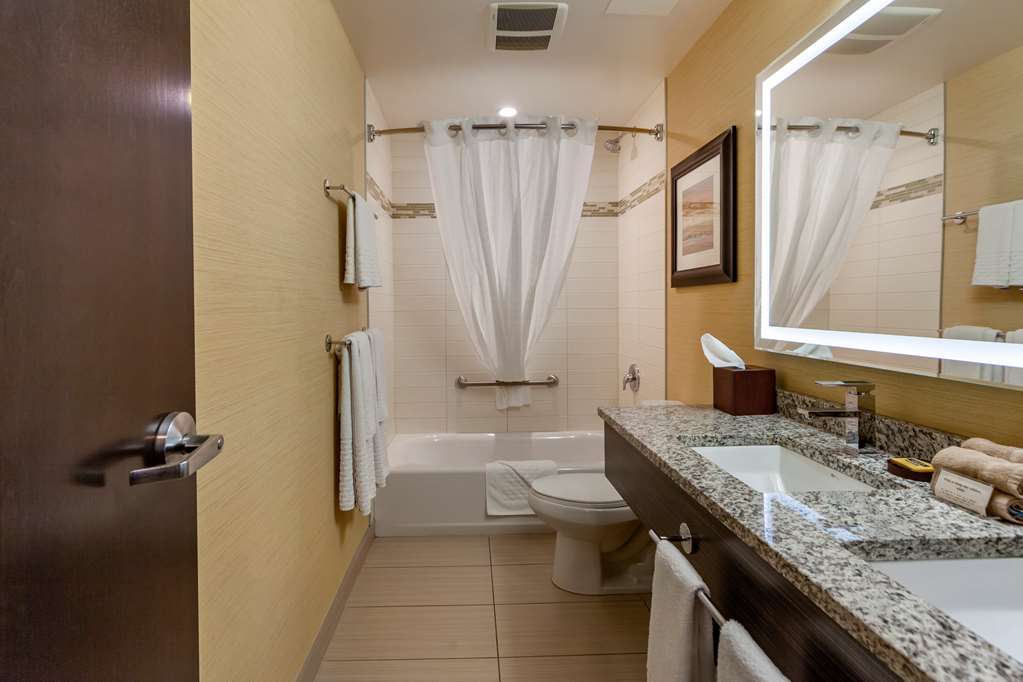 Фото Best Western Plus Drayton Valley All Suites