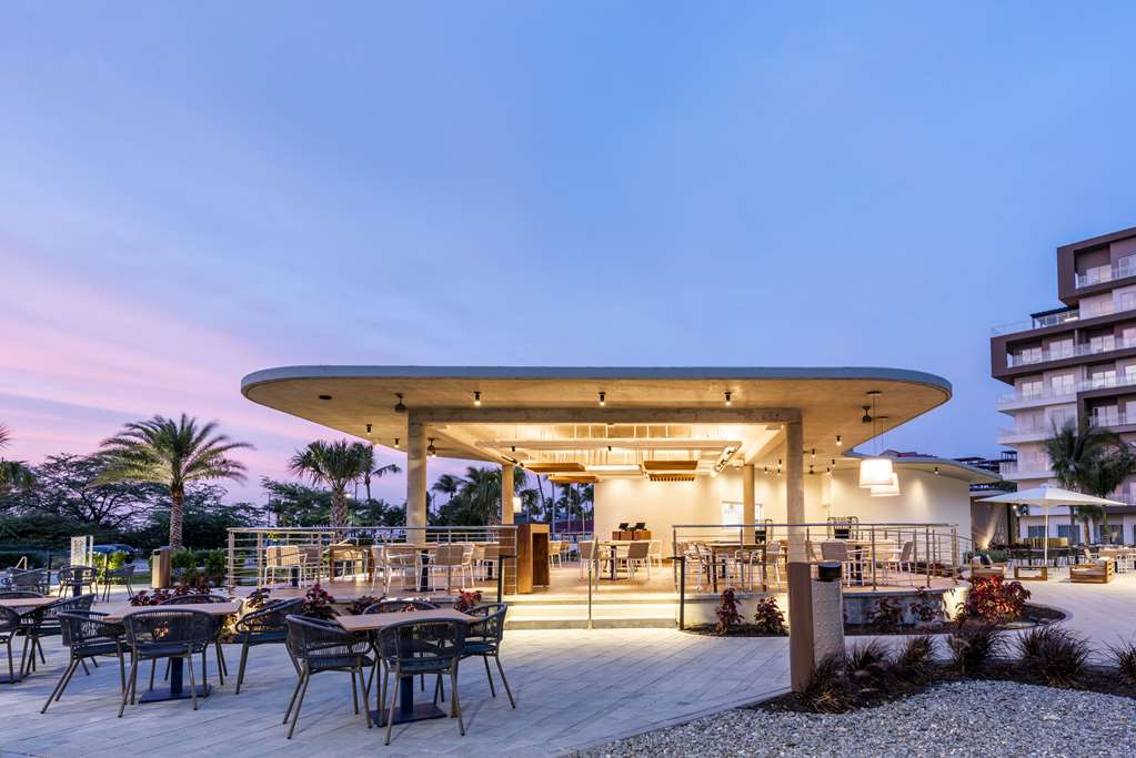 Фото Embassy Suites by Hilton Aruba Resort