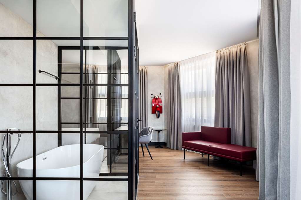 Фото Radisson Red Madrid
