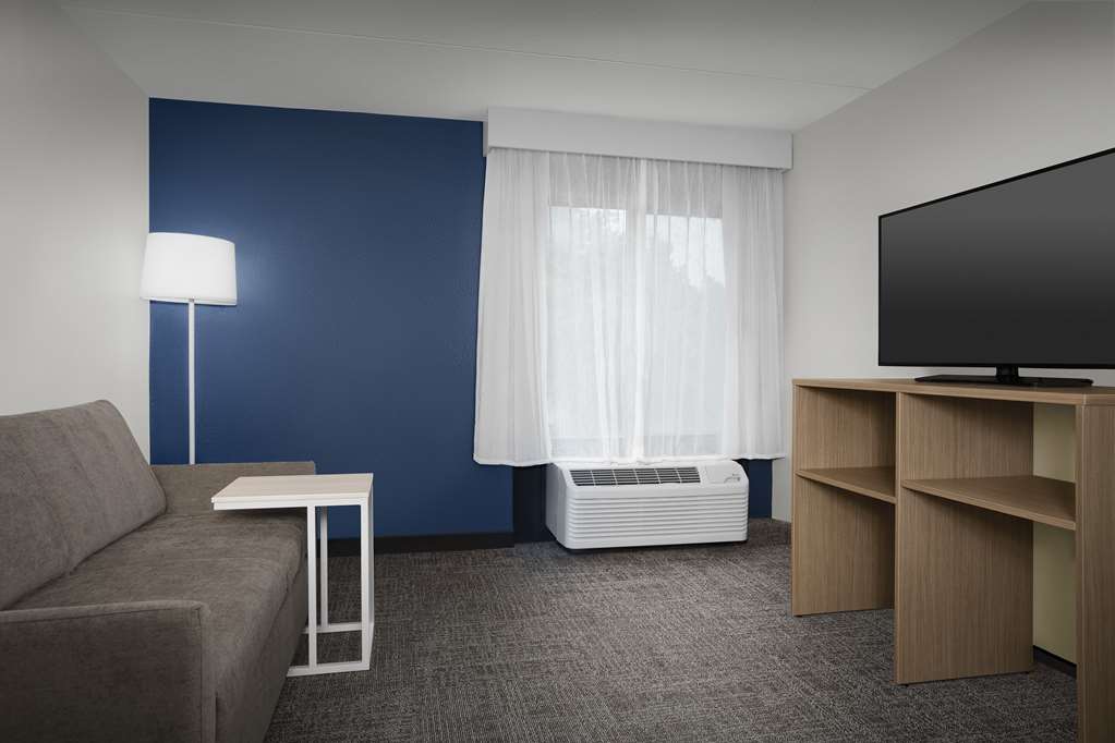 Фото Comfort Inn & Suites Airport