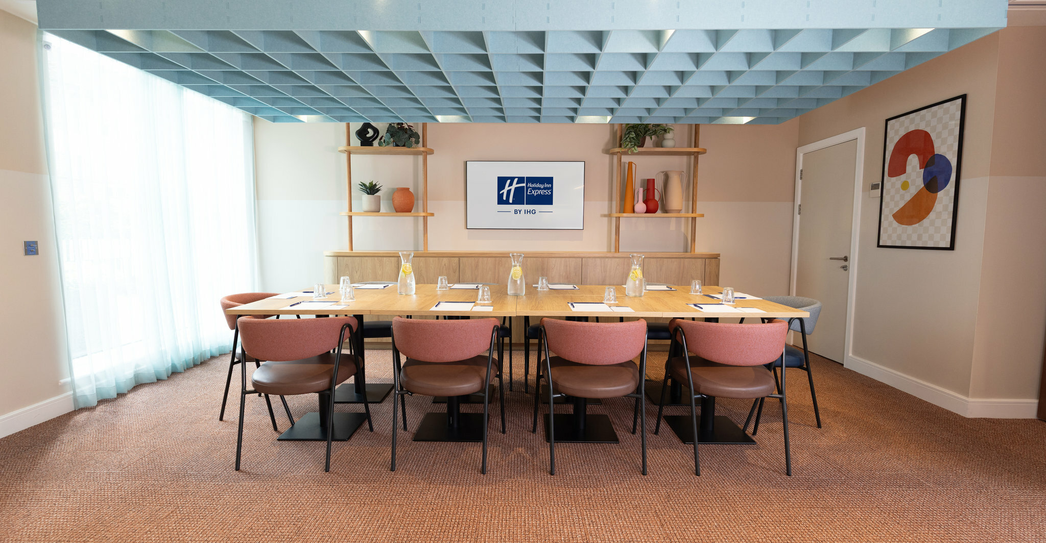 Фото Holiday Inn Express Windsor, an Ihg Hotel