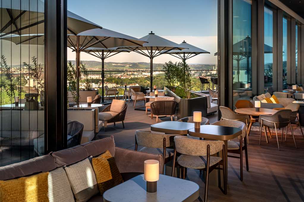Фото Radisson Blu Hotel At Porsche Design Tower Stuttgart