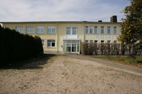 Гостиница Am Flugplatz Magdeburg в Магдебурге