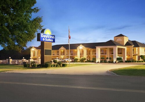 Гостиница Days Inn & Suites by Wyndham Stuttgart в Статгарте