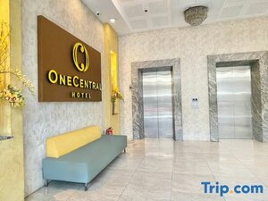 Гостиница One Central Hotel