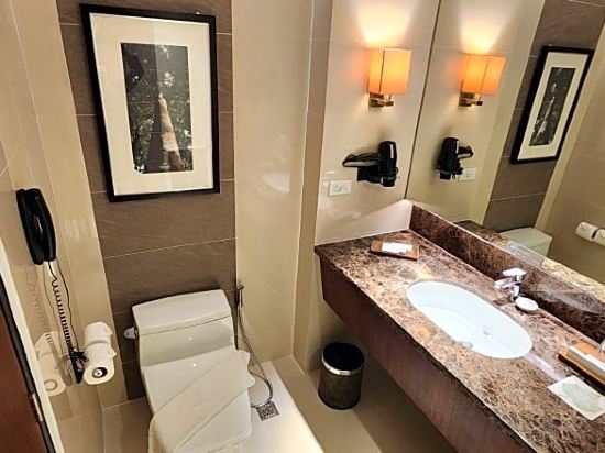 Фото Best Western Plus The Ivywall Hotel Palawan