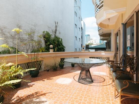 Фото Casa Micarosa Hotel and Residences by RedDoorz