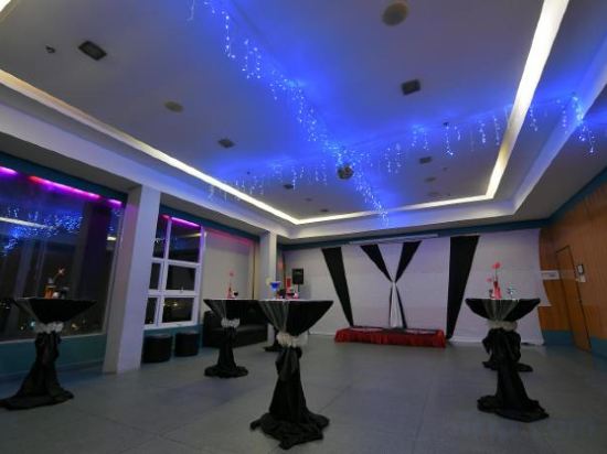 Фото Paseo Premiere Hotel