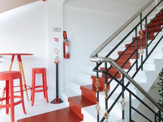 Фото RedDoorz near Mercado del Lago