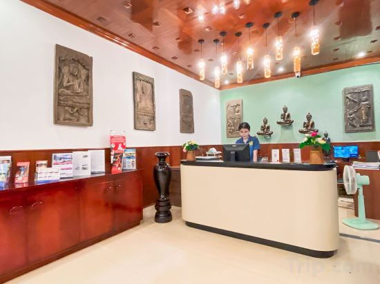 Фото The Center Point