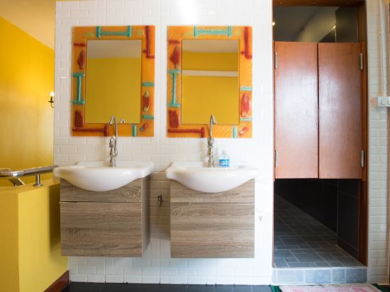 Фото Oyo 531 Le Light House & Hostel