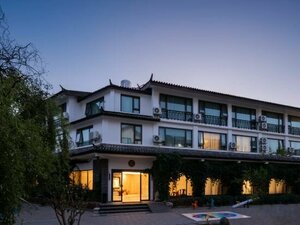 Lijiang Huama Junting Hotel (Sibinmenvai Street - yard No. 7, 17), hotel