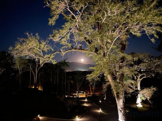 Фото Casa de Vidro - Hospedar com Propósito