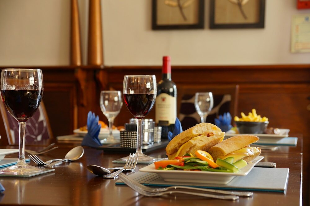 Фото Eyre Court Hotel