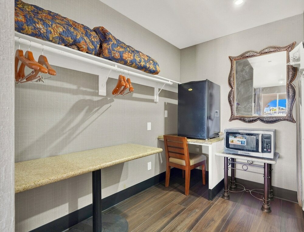 Фото Crown Motel