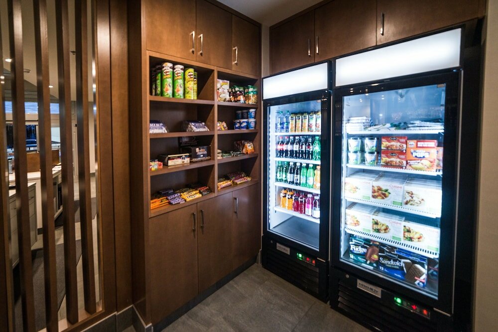 Фото Holiday Inn Express & Suites West Edmonton - Mall Area, an Ihg Hotel