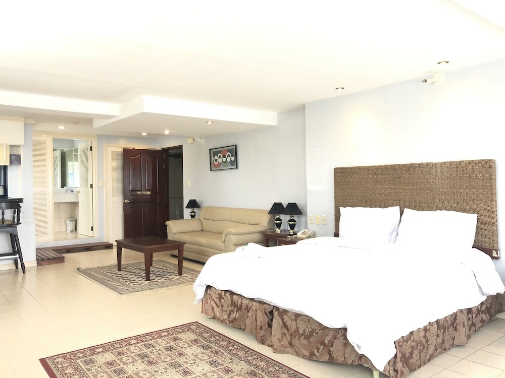 Фото Wild Orchid Beach Resort